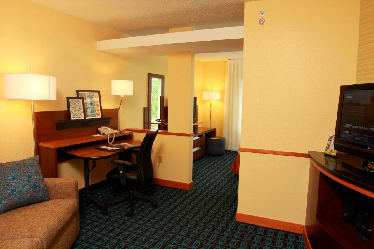 Fairfield Inn & Suites Traverse City Exterior photo
