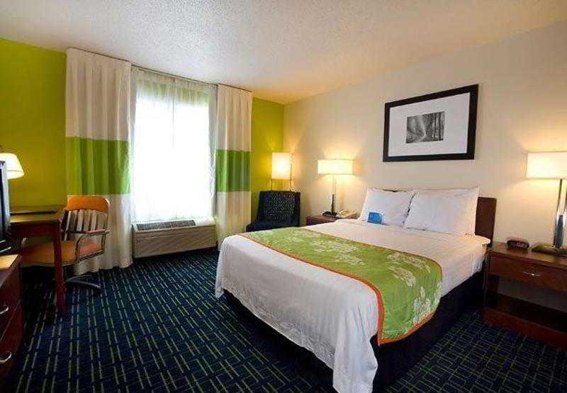 Fairfield Inn & Suites Traverse City Exterior photo