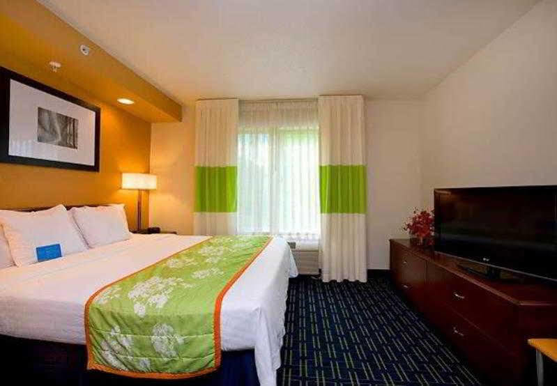 Fairfield Inn & Suites Traverse City Exterior photo